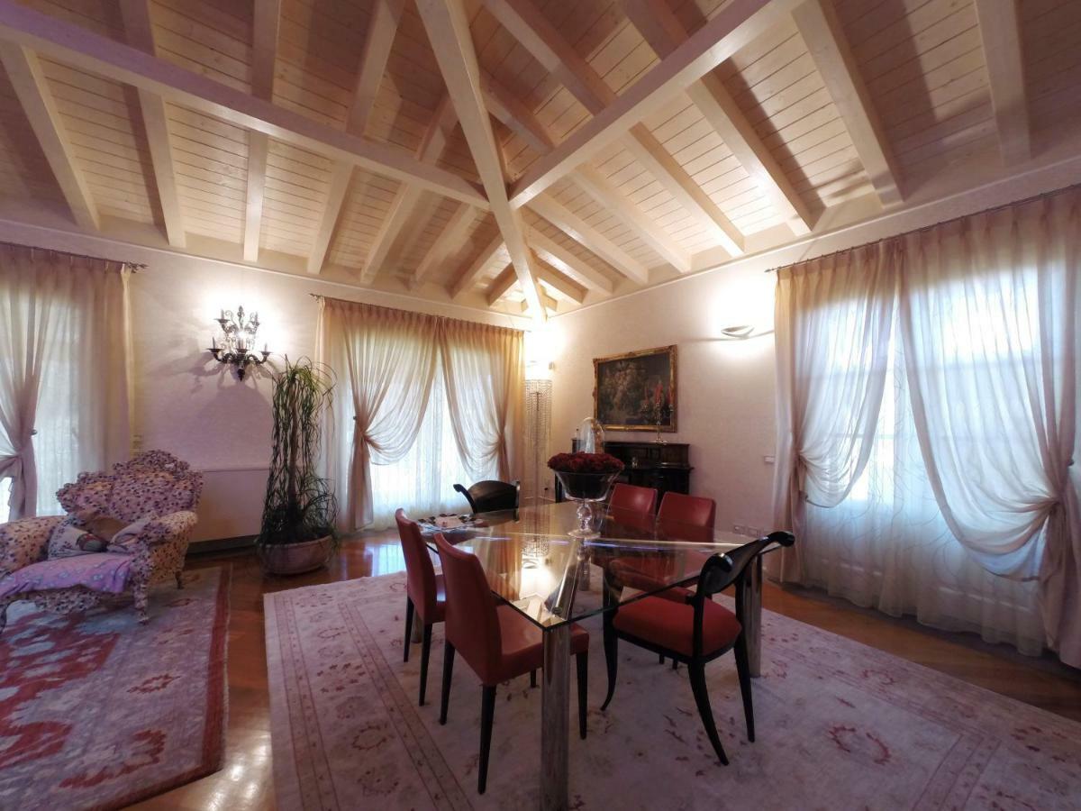 La Villa Nel Bosco Lucca Luaran gambar